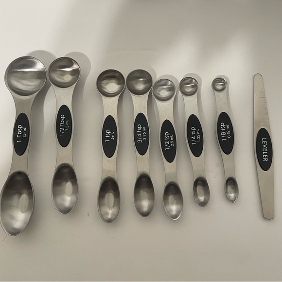 8 PC Stainless Steel Magnetic Measuring Spoons and Leveler Set - Picture 5 of 13